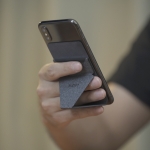 Moft粘贴式桌面手机支架卡夹卡包二合一便携隐形超薄懒人手机座