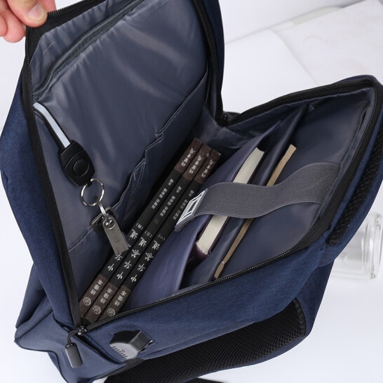 Maki zaza 极简都市USB休闲双肩包 MKZ-B002